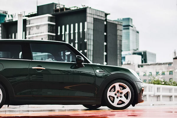 Фото дисков HRE 527M Серебро на MINI Cooper III