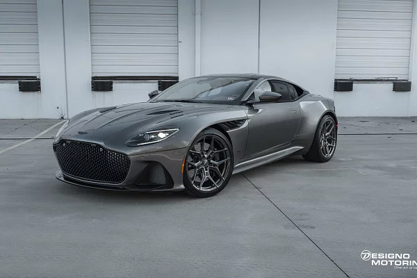 Фото дисков Vossen EVO-4 Глянцевый графит на Aston Martin DBS 3
