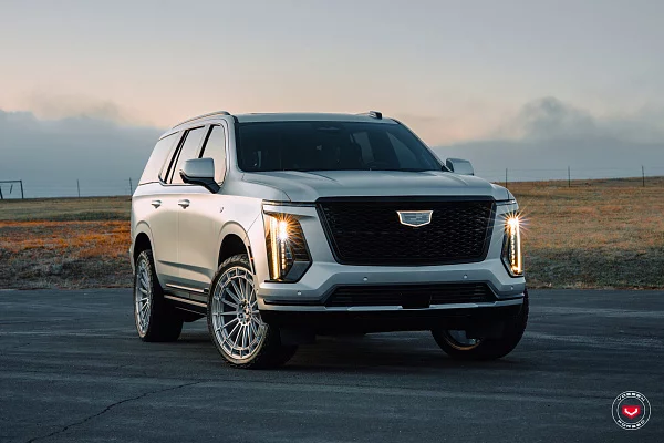Фото дисков Vossen LCX-01 Глянцевый лак на Cadillac Escalade V