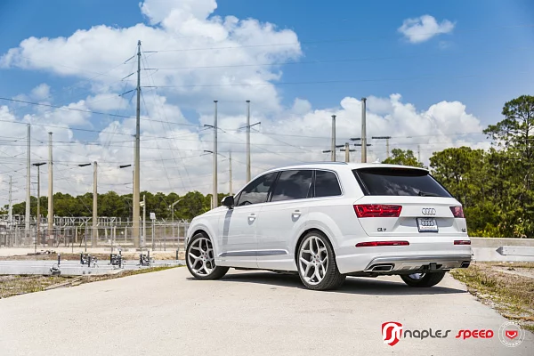 Фото дисков Vossen CG-205 Серебро на Audi Q7 (4M)