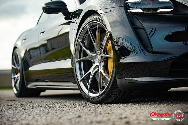 Фото дисков Vossen RS74 Глянцевый тонированный лак на Porsche Taycan I