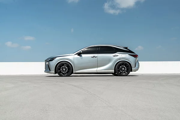 Фото дисков HRE P204 Черный сатин на Lexus RX V