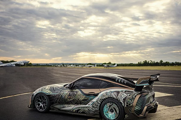 Фото дисков Rotiform TUF Сатиновый графит на Toyota Supra A90