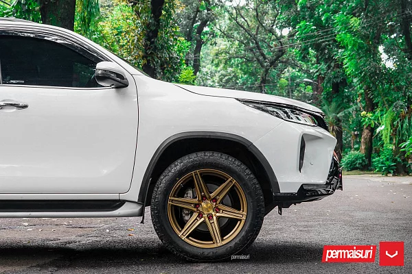 Фото дисков Vossen HF6-2 Глянцевое темное золото на Toyota Fortuner II