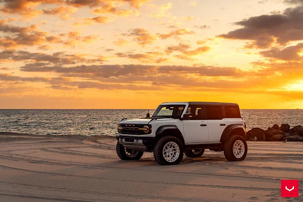 Фото дисков Vossen HFX-1 (6-Lug) Серебро на Ford Bronco