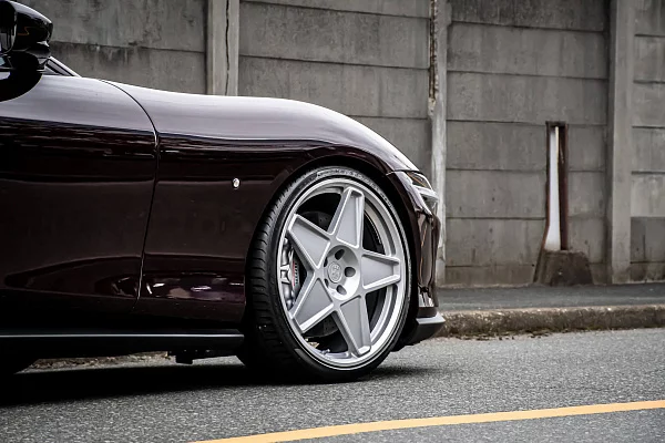 Фото дисков HRE 505M Серебро на Porsche 911 III
