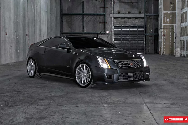 Фото дисков Vossen CVT Серебро на Cadillac CTS II
