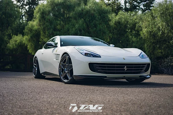 Фото дисков HRE 505M Глянцевый темный лак на Ferrari California