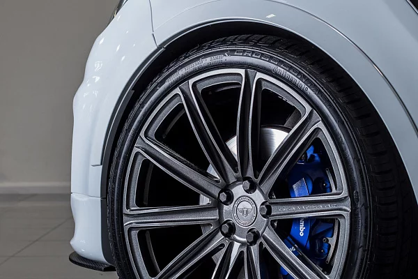 Фото дисков Vossen UV-2 Матовый графит на Range Rover Sport II