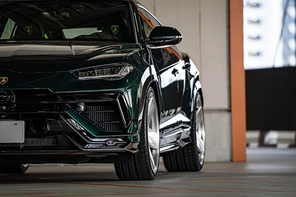 Фото дисков HRE L105M Глянцевый лак на Lamborghini Urus