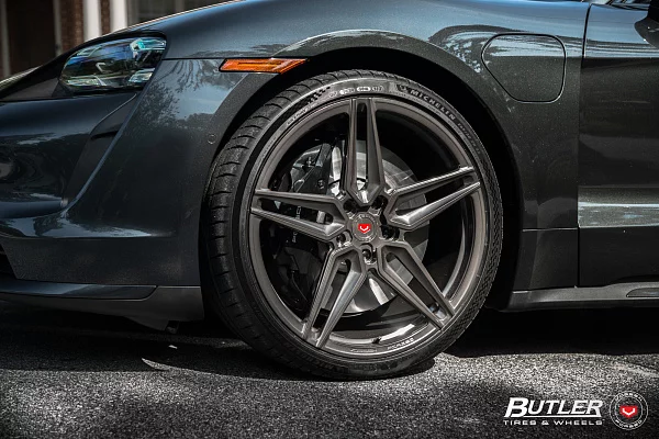 Фото дисков Vossen EVO-1 Глянцевый темный лак на Porsche Taycan I