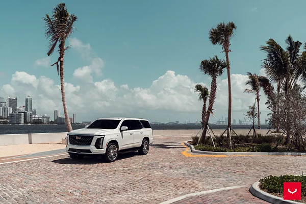 Фото дисков Vossen HF-8 Глянцевый лак на Cadillac Escalade V