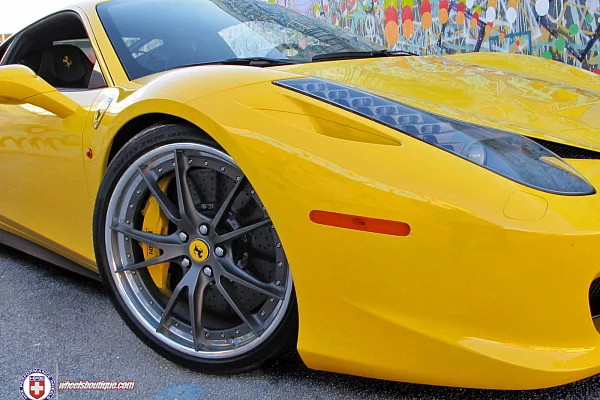 Фото дисков HRE S104 Сатиновый графит на Ferrari 458