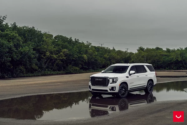 Фото дисков Vossen HFX-1 (6-Lug) Черный глянец на GMC Yukon V
