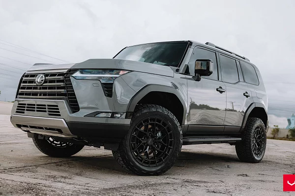 Фото дисков Vossen HFX-1 (6-Lug) Черный глянец на Lexus GX III