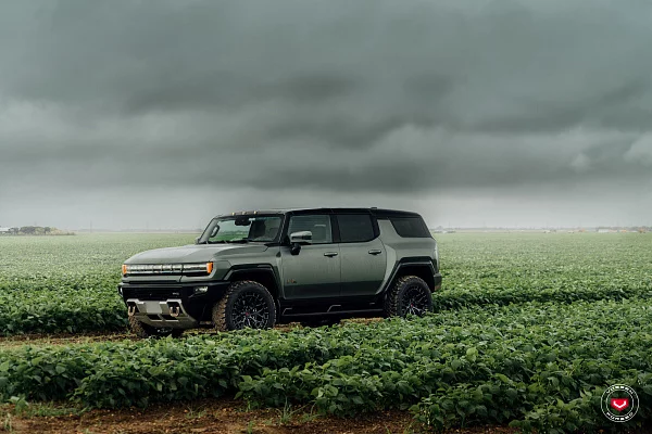Фото дисков Vossen LC3-01 Черный глянец на GMC Hummer EV