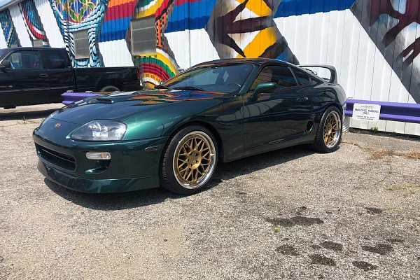 Фото дисков HRE 300 Сатиновое золото на Toyota Supra A80