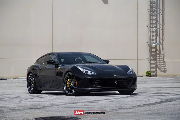 Фото дисков HRE P204 Глянцевый графит на Ferrari GTC4Lusso