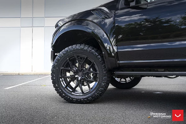 Фото дисков Vossen HF6-4 Черный глянец на Ford F-150 XIII