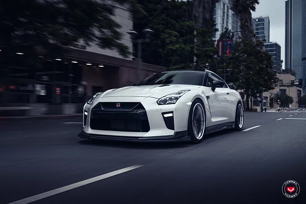 Фото дисков Vossen VPS-5 (3-Piece) Глянцевый темный лак на Nissan GT-R
