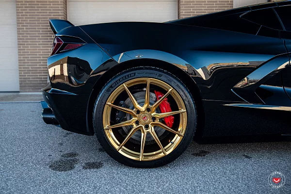 Фото дисков Vossen EVO-2 Глянцевое золото на Chevrolet Corvette C8