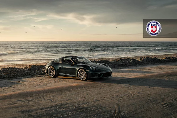 Фото дисков HRE 300 GTS Сатиновая шампань на Porsche 911 VIII