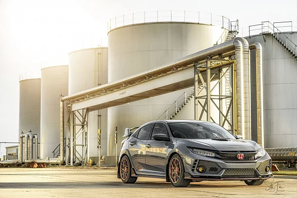 Фото дисков Motegi Racing MR147 CM7 Сатиновое темное золото на Honda Civic Type R FK8