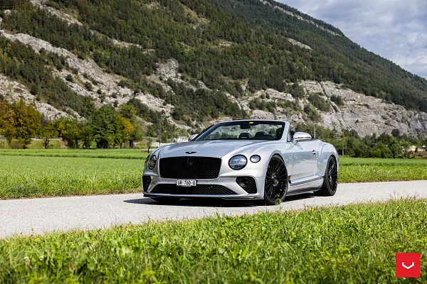 Фото дисков Vossen HF-8 Черный глянец на Bentley Continental GT III