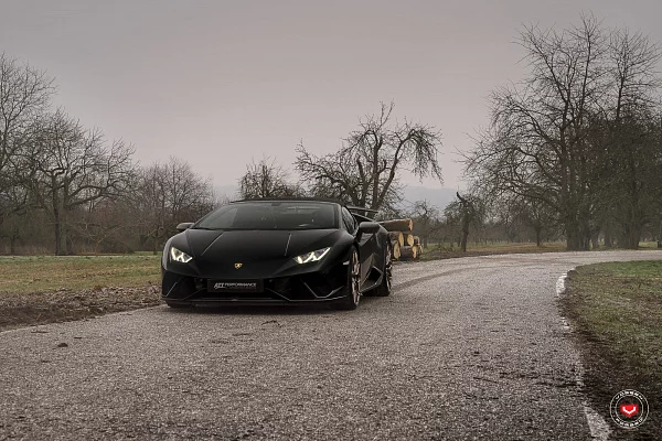 Фото дисков Vossen S17-01 Глянцевое темное золото на Lamborghini Huracan
