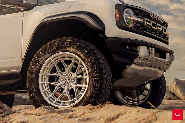 Фото дисков Vossen HFX-1 (6-Lug) Серебро на Ford Bronco