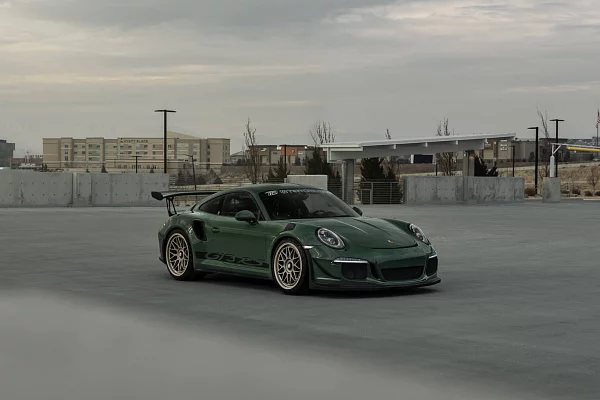 Фото дисков HRE 300 GTS Сатиновая шампань на Porsche 911 VIII