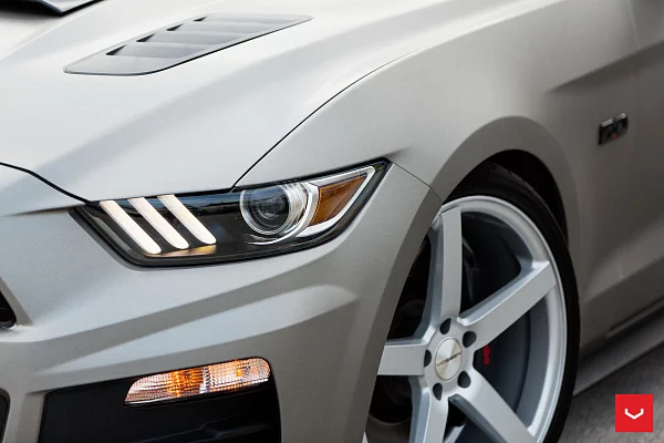 Фото дисков Vossen CV3 Серебро на Ford Mustang VI