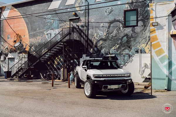 Фото дисков Vossen GNX-02 Белый глянец на GMC Hummer EV
