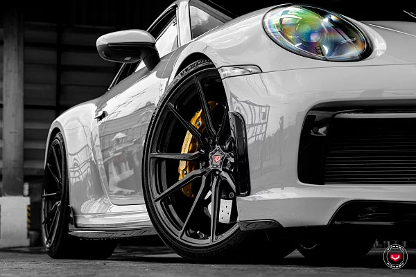 Фото дисков Vossen M-X2 Черный глянец на Porsche 911 VIII