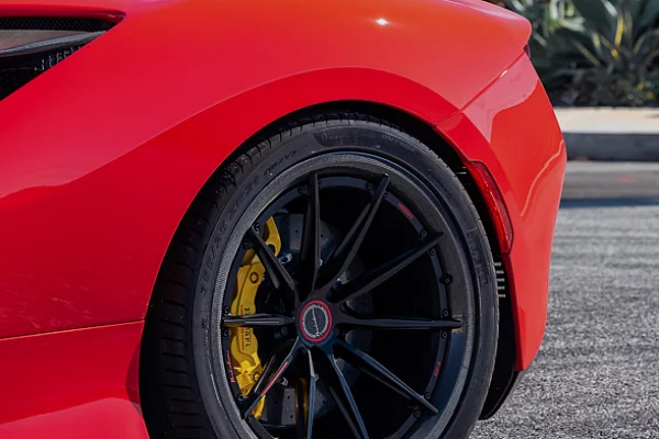 Фото дисков Brixton Forged R11-R Черный сатин на Ferrari F8