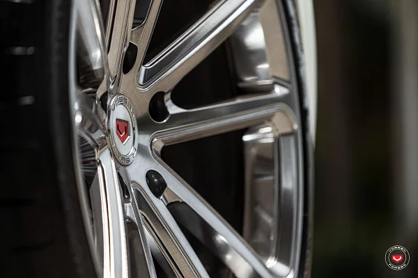 Фото дисков Vossen CG-203 Глянцевый лак на Porsche Cayman II