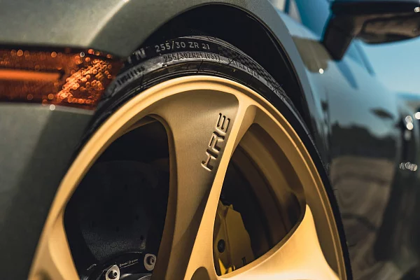 Фото дисков HRE 522M Сатиновое золото на Porsche 911 VIII