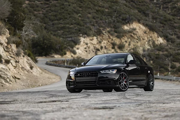 Фото дисков Rotiform TUF Сатиновый темный лак на Audi A/RS 6 (C7)
