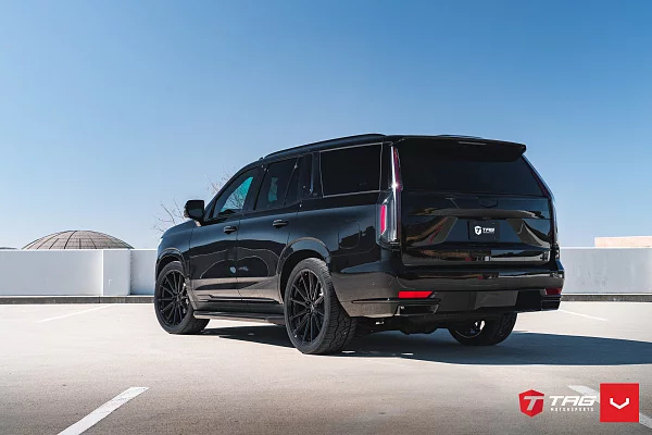 Фото дисков Vossen HF6-1 Черный глянец на Cadillac Escalade V