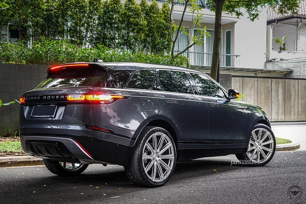 Фото дисков Vossen UV-2 Глянцевый лак на Land Rover Range Rover Velar