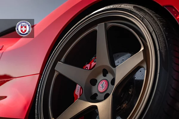 Фото дисков HRE 305 GTS Сатиновая бронза на Ferrari F8