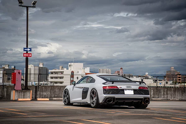 Фото дисков HRE 305M Сатиновый графит на Audi R8 (4S)
