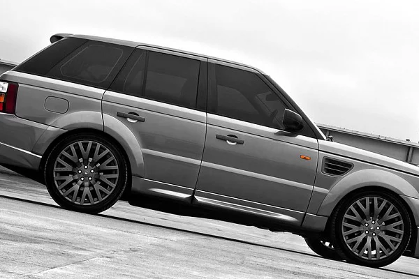 Фото дисков Kahn Kahn RS Сатиновый графит на Range Rover Sport I