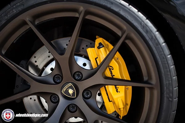 Фото дисков HRE P101 Сатиновая бронза на Lamborghini Gallardo