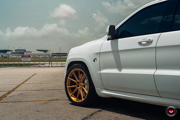 Фото дисков Vossen EVO-2 Глянцевая медь на Jeep Grand Cherokee IV