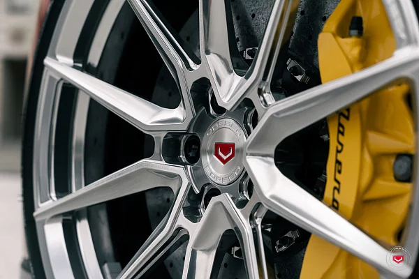 Фото дисков Vossen EVO-2 Полированный лак на Maserati MC20