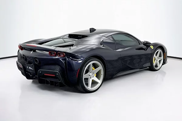 Фото дисков Giovanna Cinque Серебро на Ferrari SF90