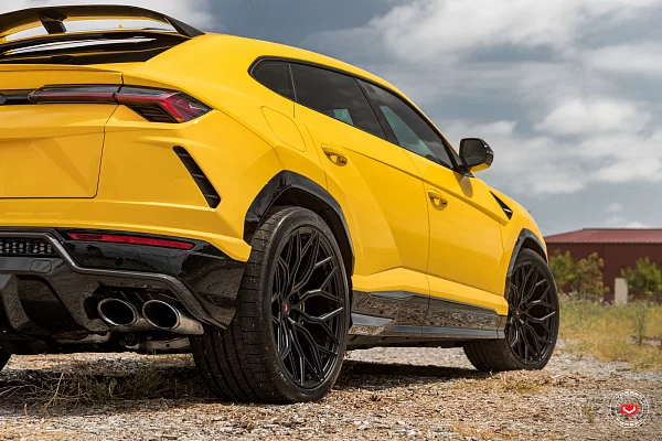 Фото дисков Vossen S17-01 Черный сатин на Lamborghini Urus