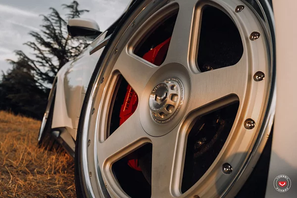 Фото дисков Vossen GEN-01 (3-Piece) Сатиновый лак на Ferrari 12Cilindri
