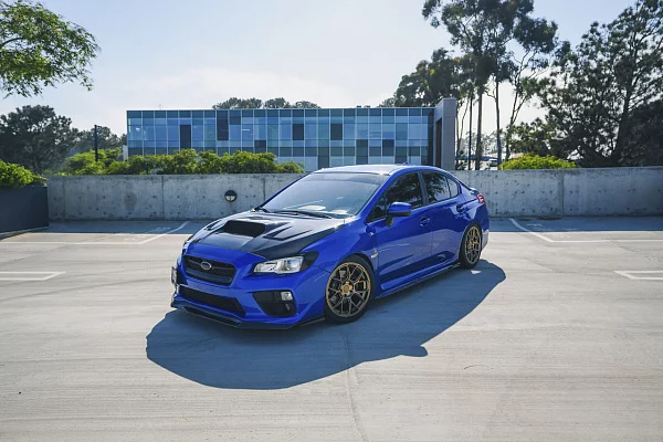 Фото дисков Motegi Racing MR147 CM7 Сатиновое золото на Subaru WRX VA